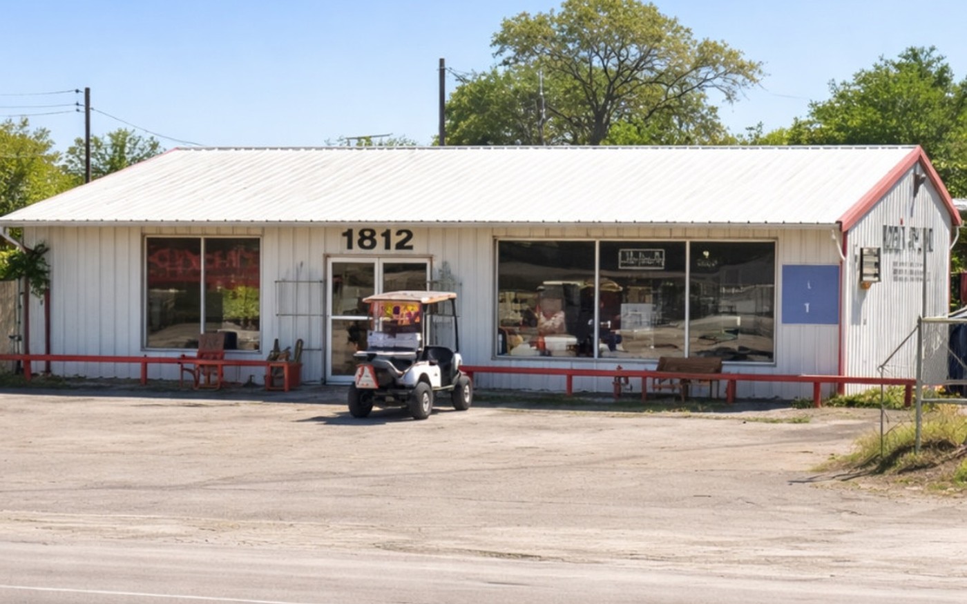 Storefront of Weatherford Local Resale & Thrift on Fort Worth Highway