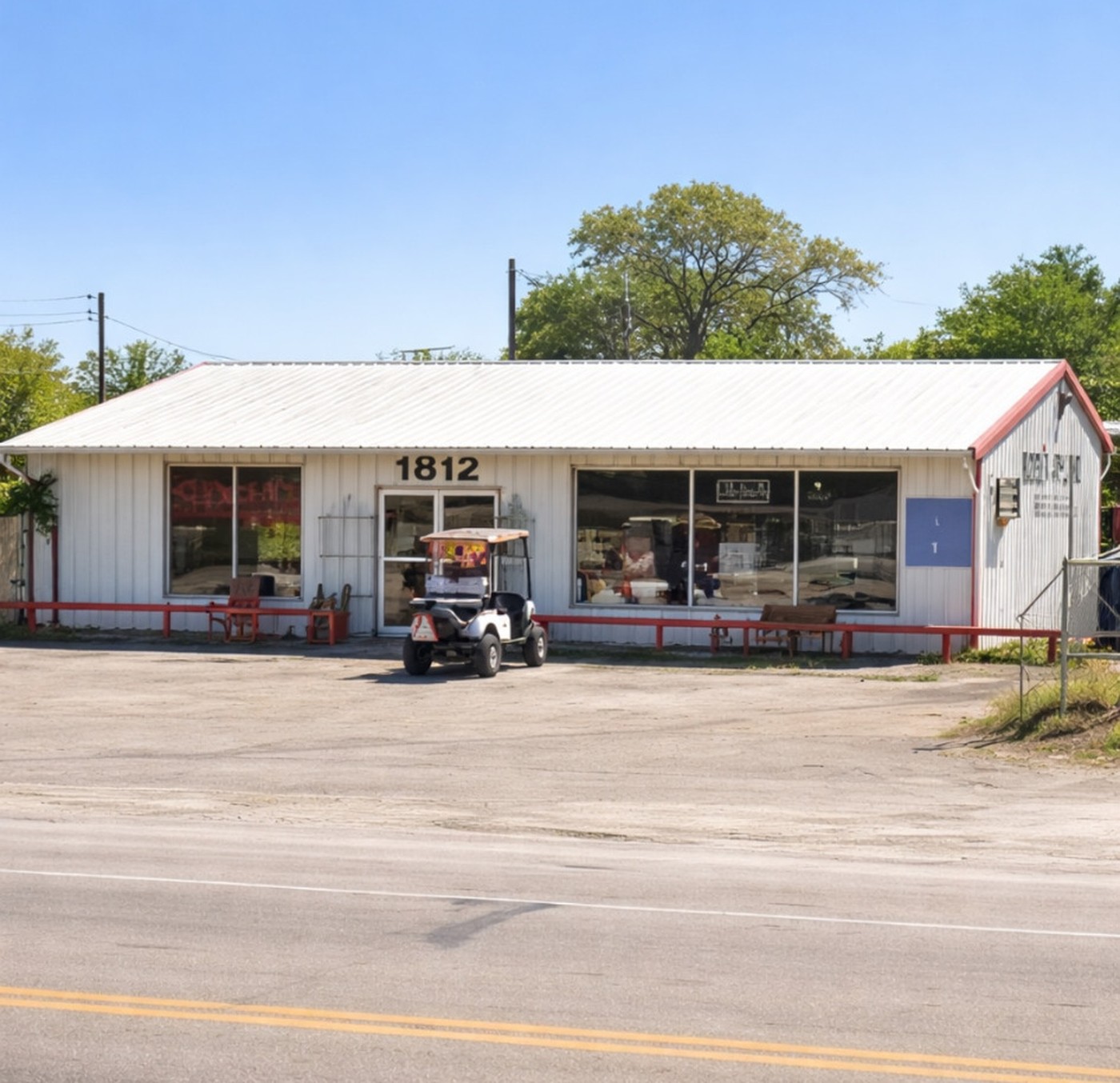 Front of Weatherford Local Resale & Thrift